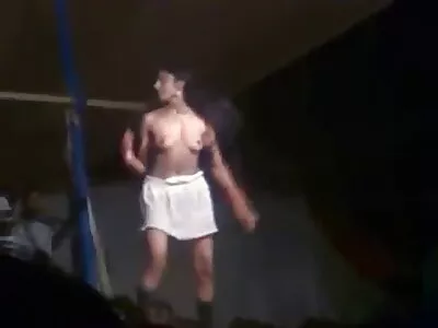 Mẹ kết hôn với rapper nổi tiếng và phim sex nhật bản không che mới nhất con gái nghĩ rằng mẹ đã làm được điều đó