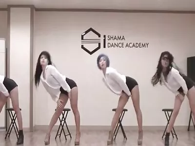 Tóc ngắn SỮA. Và người đấm bóp đàn ông say đắm làm tình trên sex nhat bản không che bàn