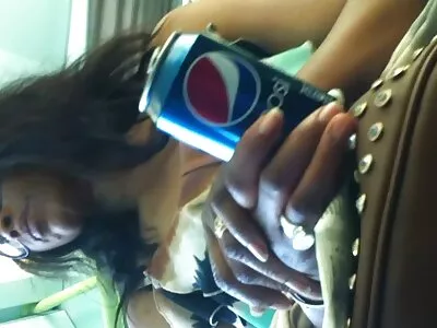 Kinh ngạc nữ tu ans nữ sinh đang  chia sẻ một lớn pecker