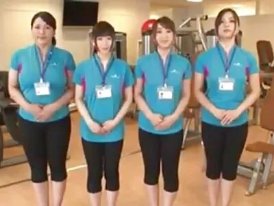 Hai con lezzies trẻ và mảnh khảnh không một chút ngại  ngùng về giới tính của mình