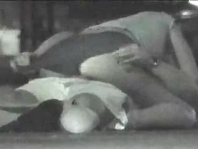 Tóc vàng người giúp việc với hình  xăm và xỏ núm vú fucked qua chủ nhân