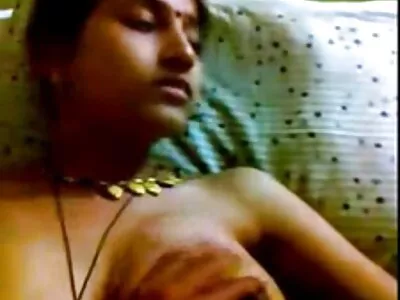 Lập dị tóc xnxx nhật bản không che vàng đĩ được fucked trong khi mặc một dây đeo trên