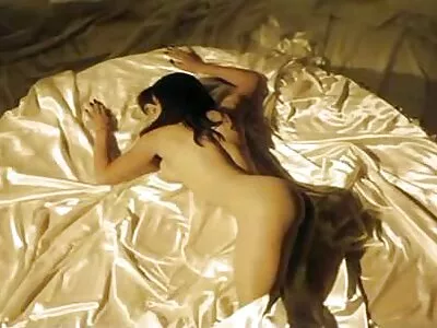 Tóc đỏ SỮA. Người phụ nữ với lớn boobies cưỡi một tốt phim sex không che nhật bản pecker