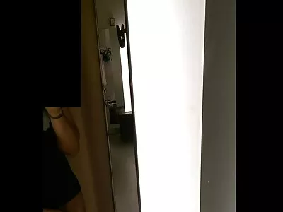 Babe gặp những người bạn cũ khi họ mời cô phim xet nhat khong che ấy vào có ba người