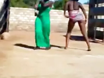 Con gà trống phim sét nhật bản không che là bên trong cửa sau để gà con có thể tận hưởng hậu môn khoan