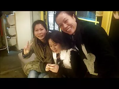 Tươi tốt nghiệp nympho trả đến nhận một cứng vòi nước