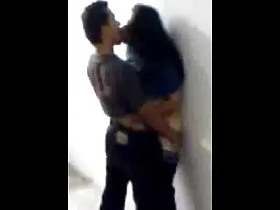 Cô gái quyến rũ Tina Kay được phim sex nhat ban khong che hay nhat theo cách của cô ấy với một người đàn ông đẹp trai