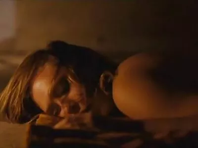 Stepsisters có lesbian tình sex nhat bản không che dục trong khi cha mẹ của họ đi vắng