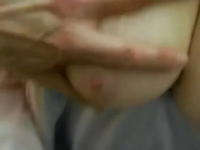 Cô gái gầy với mái tóc đỏ cho thợ sửa japan khong che âm hộ thay vì tiền
