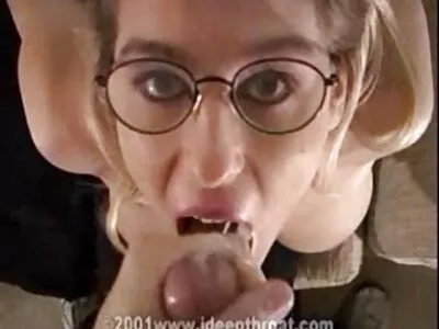 Nghịch ngợm tuổi teen  cô gái được cô ấy âm đạo phá hủy